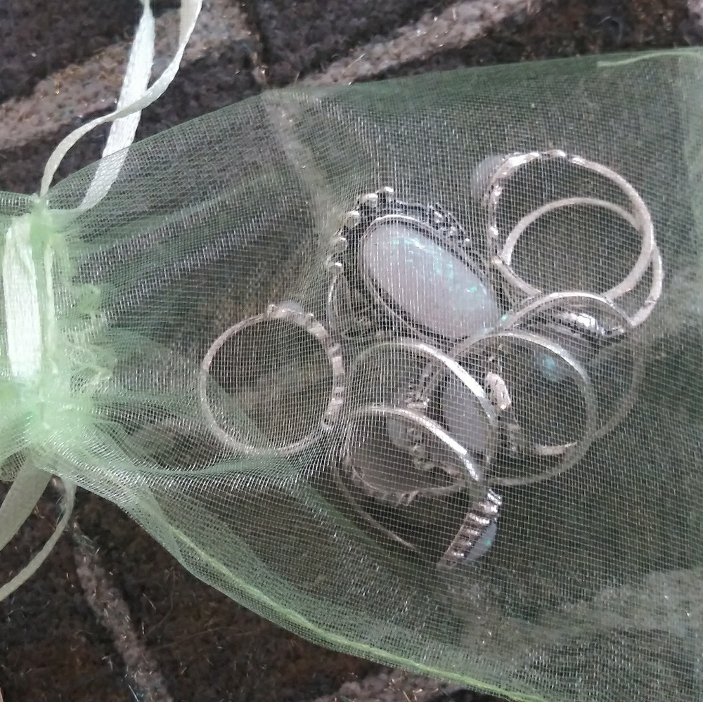 Bundle of 8 vintage silver rings for $48!